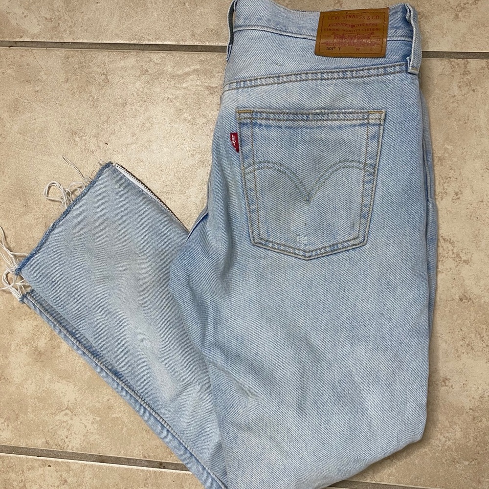 Levi’s 501 Tapered Crop Jeans
